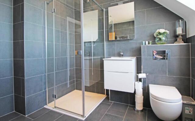 Sea front luxury apartment with sea views