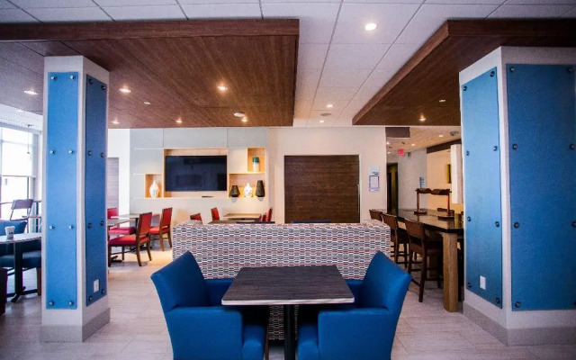 Holiday Inn Express & Suites Rehoboth Beach by IHG