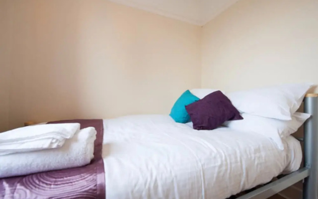 Holiday Home - Sleeps 7