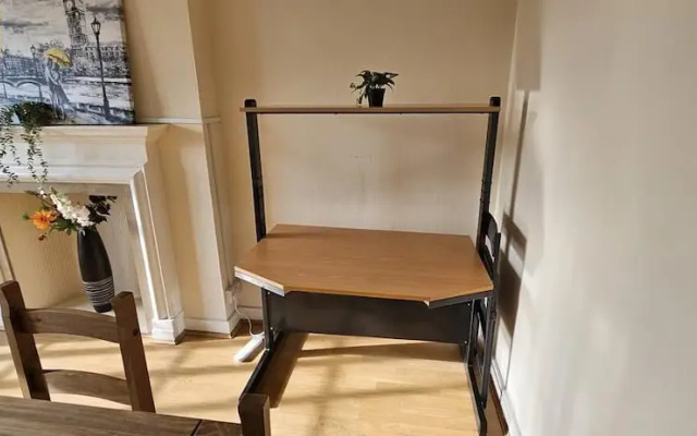 Brondesbury Apartment