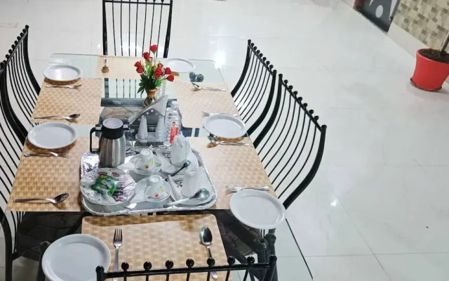 Hotel Anand Lok