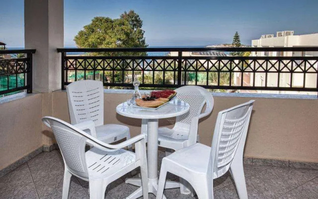 Kalamaki Property Dorian Apts
