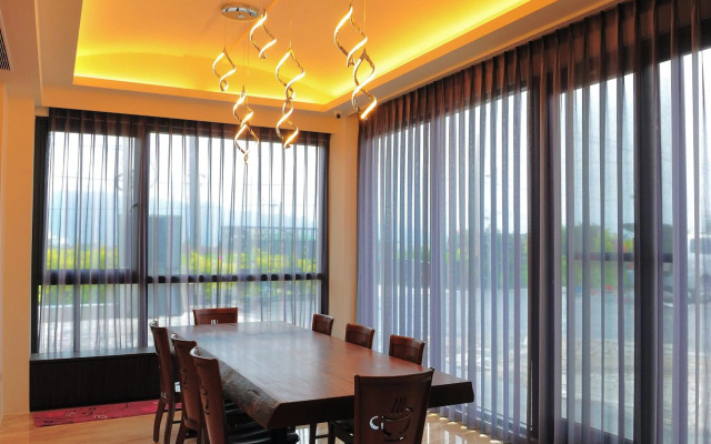 Qian Qian Riverside B&B