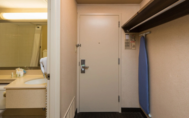 Holiday Inn Downtown - Mercy Area by IHG