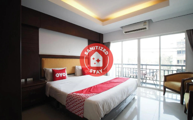OYO 898 Sota Residence