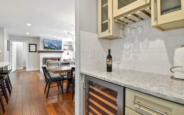 Lowell at Park City 5018, Park City