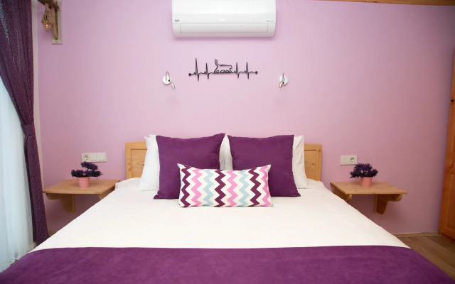 Kara Kedi Beach Bungalow
