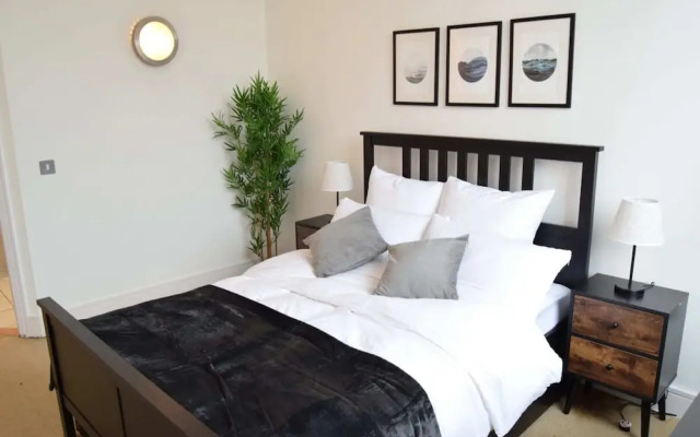 Bright Warehouse Conversion in Buzzing Peckham