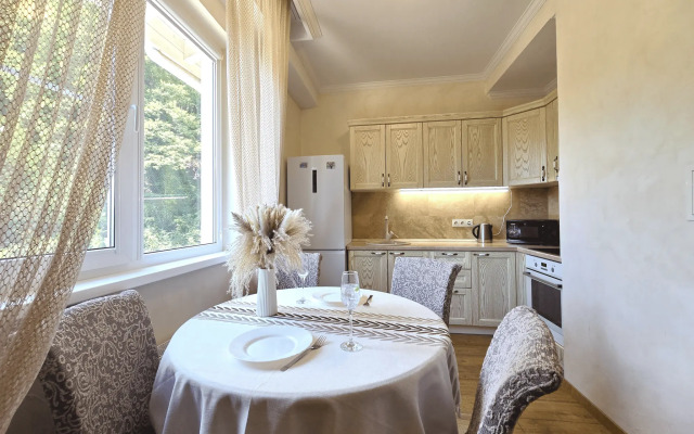 Deluxe apartment on Berezovaya Street