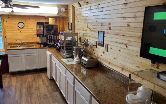 Colonial House Motel