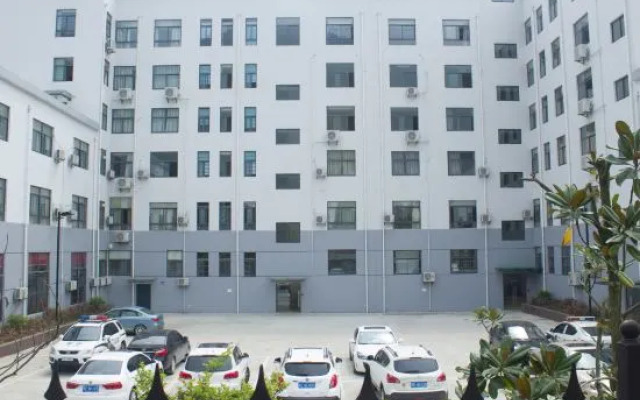 Xingshan Luoma Holiday Hotel