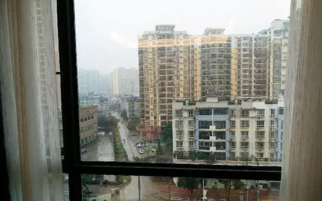 Pingguo Wanguan Huazhong Hotel