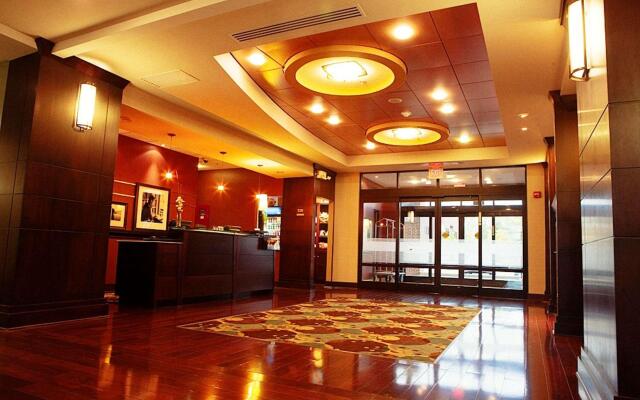 Hampton Inn & Suites Detroit-Canton