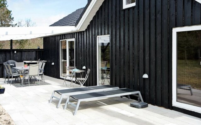 Luxurious Holiday Home in Hadsund With Jacuzzi