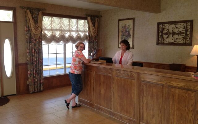 Honeysuckle Inn & Conference Center