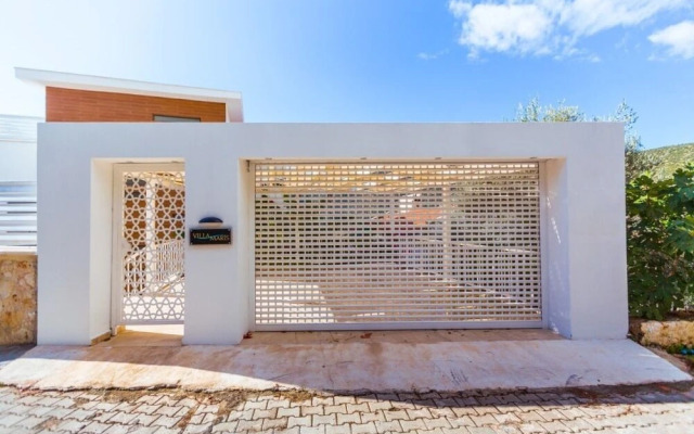 Villa Maris by Akdenizvillam