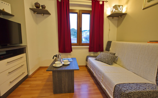 Apartment Neno - 50 m from center: Ana Jelsa, Island Hvar