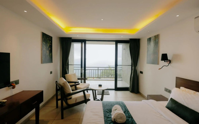 Vee Resort -The Suites of Royals