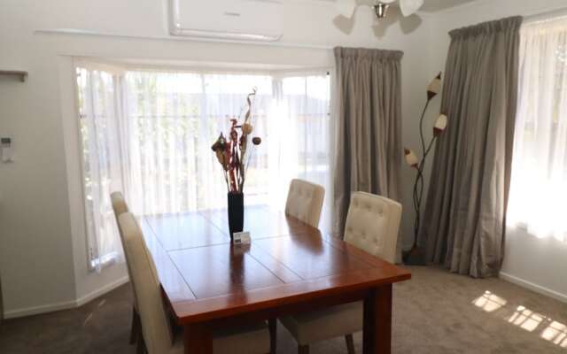 Sunny Unit on Grey Street