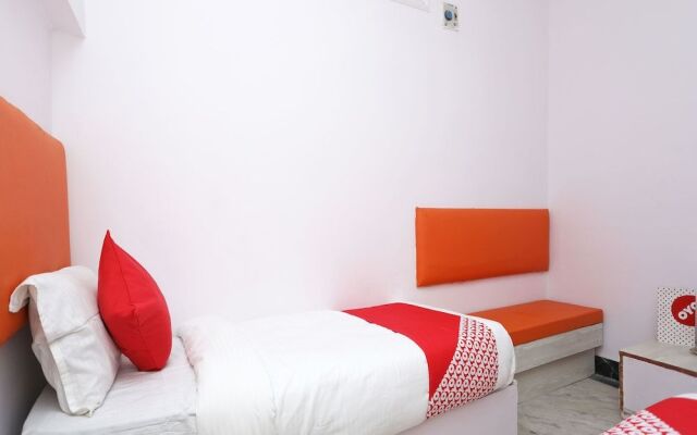 OYO 13834 Hotel Sonali