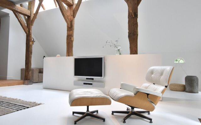 Farmhouse On Natural Reserve in Rijssen With Garden