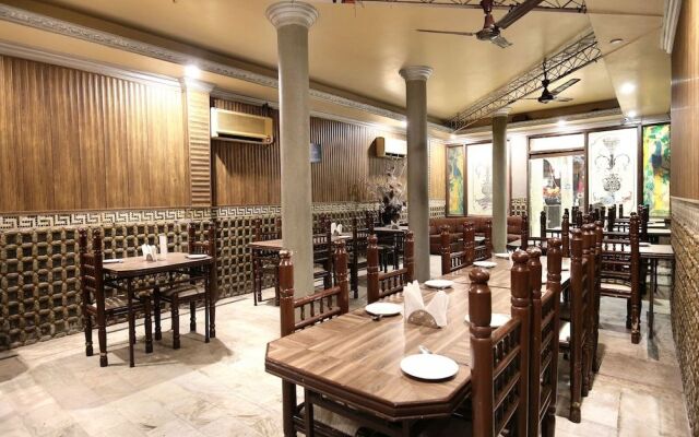 OYO 966 Hotel Sallow International