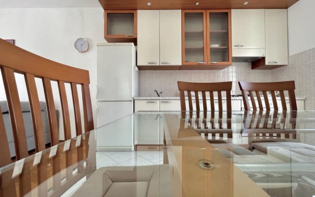 Lemon Tree Apartments