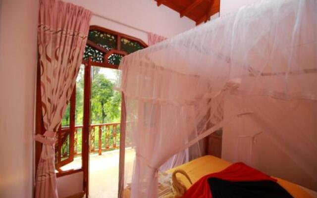 Yoho Tea Forest Lodge