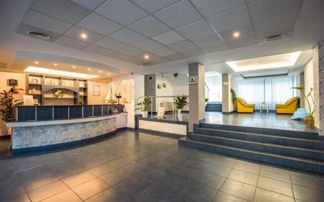 Hotel Apollo