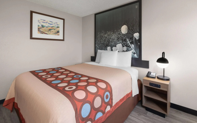 Super 8 by Wyndham Kent/Akron Area