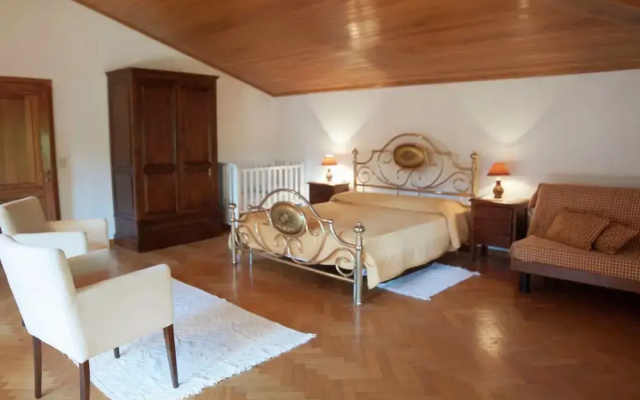 Villa in Casentino With Pool & Castle Views