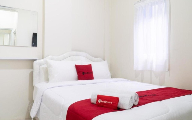 RedDoorz @ Garden Boulevard Citra Raya Tangerang – Guest Rooms – Tigaraksa