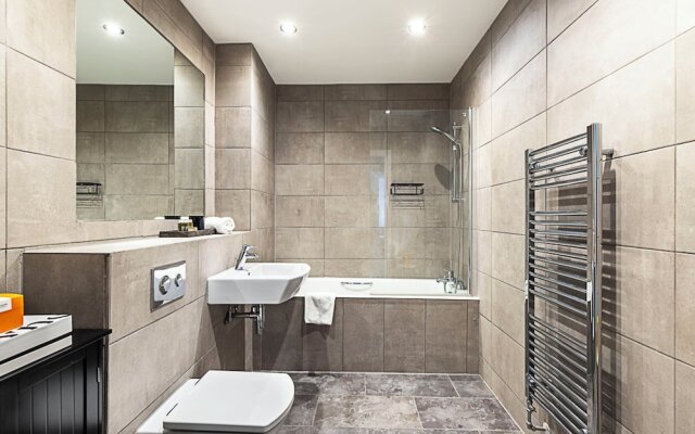 Stylish and Sleek East London Retreat
