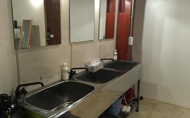 fan ABURATSU Sports Bar & Hostel