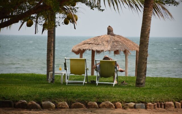 Hotel Club Du Lac Tanganyika
