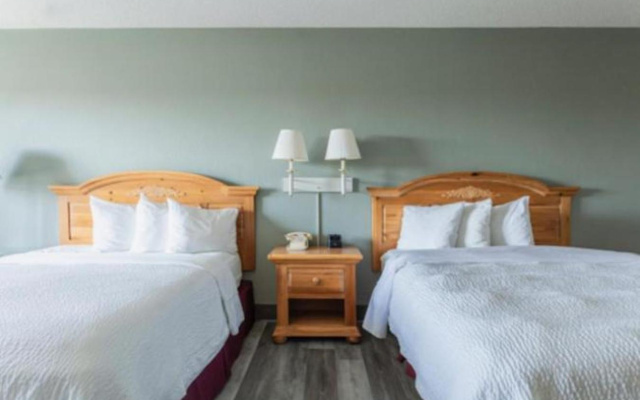 Lancaster Inn and Suites