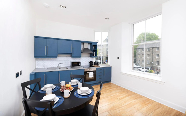 ALTIDO Glamorous1-bed flat overlooking Grassmarket