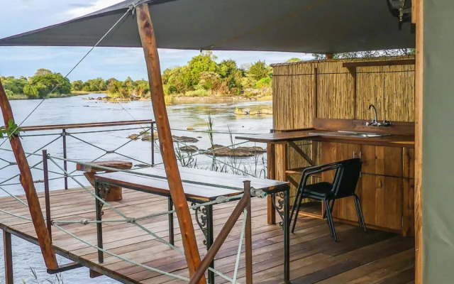 Mobola Lodge