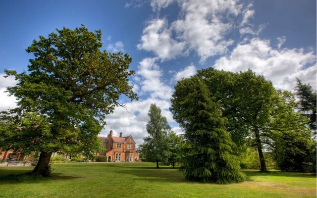 Oakwood House Hotel