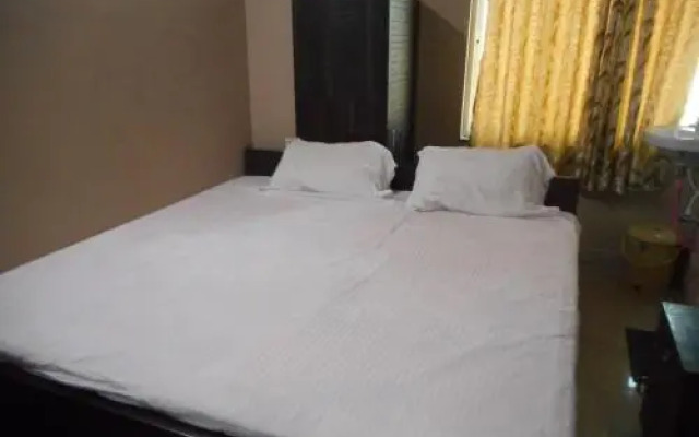 Hotel Utsav Plaza