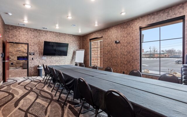 Cobblestone Hotel & Suites - Central Wisconsin Airport