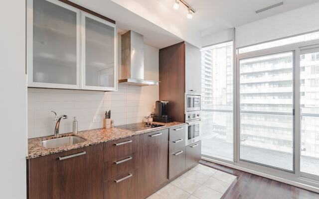 Noel Suites - York and Harbour St.