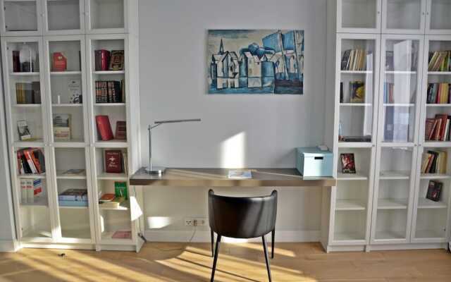 UNIT Centrum deLuX Plac Zbawiciela