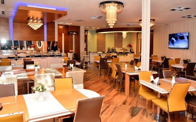 Grand Business Hotel