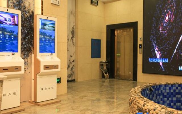 Cocoa unmanned smart hotel in Xinning County