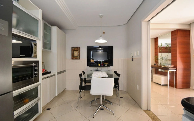 Elegante Casa com Piscina - João Paulo