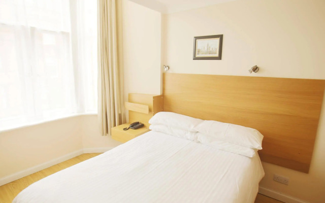 Charing Cross Hotel