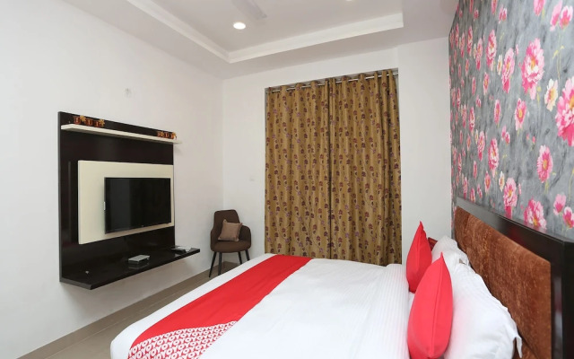 Oyo 28158 Avalon Taj View