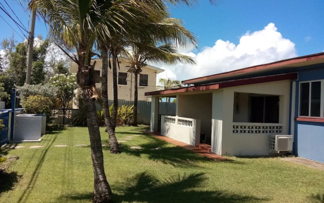 Mike's Holiday Apartments