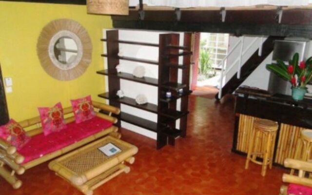 Linareva Moorea Beach Resort